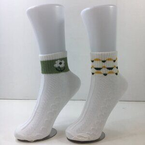 Womens Crew Socks Set 2 Textured Floral Pattern White Green Yellow